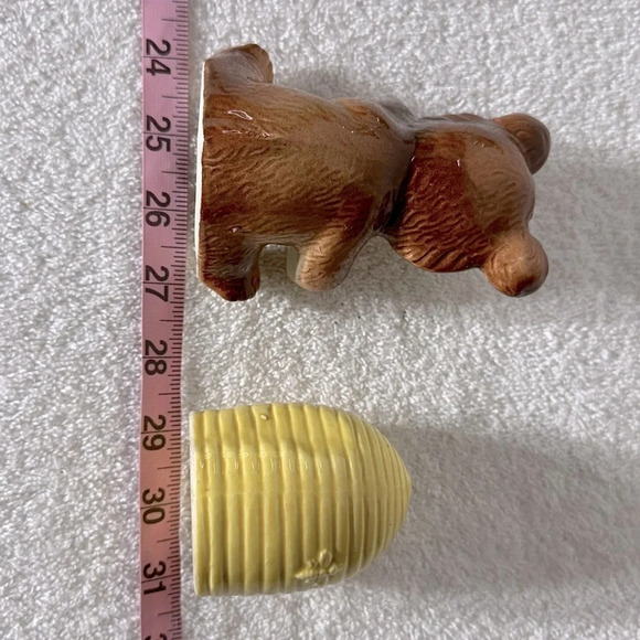 Vintage Japan Ceramic Brown Honey Bear Hugging Bee Hive Salt  & Pepper Shakers - Picture 12 of 13